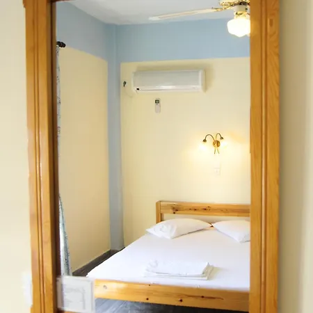 Appartement Idroussa à Batsíon Chambre photo